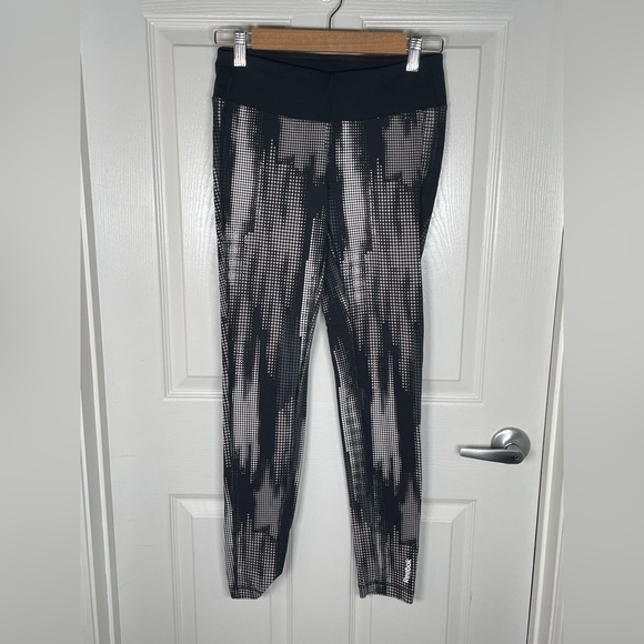 Reebok leggings with a black and gray pattern Small - Picture 3 of 7